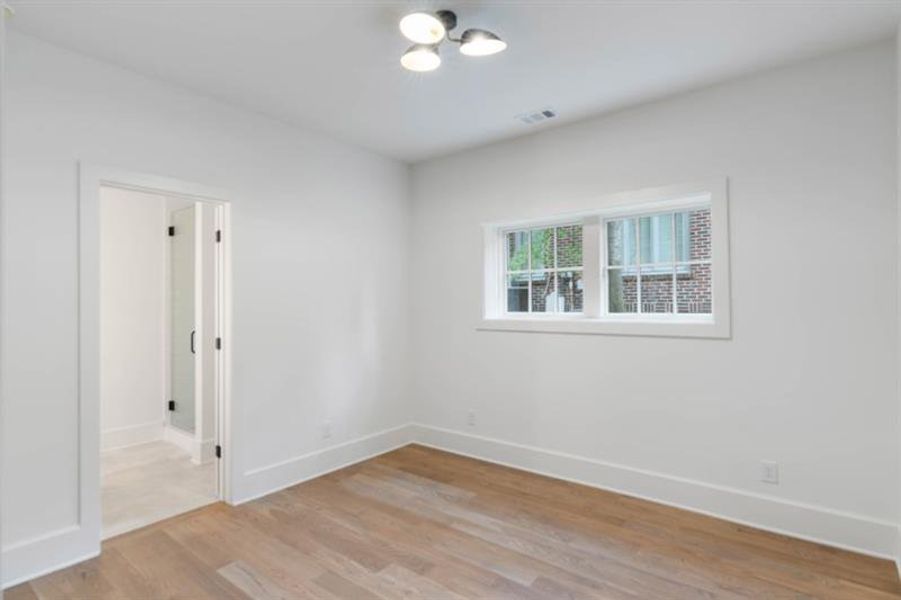 Spacious, unfurnished interior of a new home in , Atlanta (Image 74).