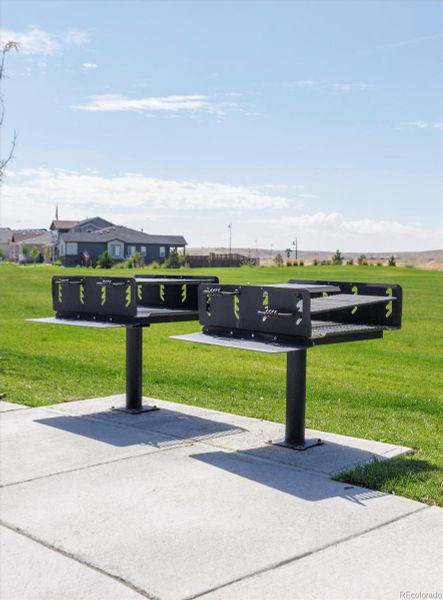 Community amenities in Settlers Crossing, Commerce City (Image 28).
