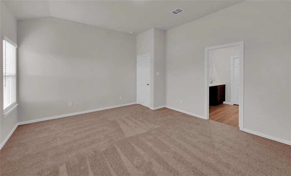Spacious, unfurnished interior of a new home in , Waco (Image 23).