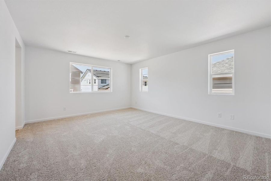 Spacious, unfurnished interior of a new home in Buckley Yard, Aurora (Image 19).