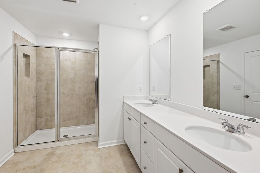 Furnished interior view inside a new home in Rosewood Farm, Lawrenceville (Image 4).