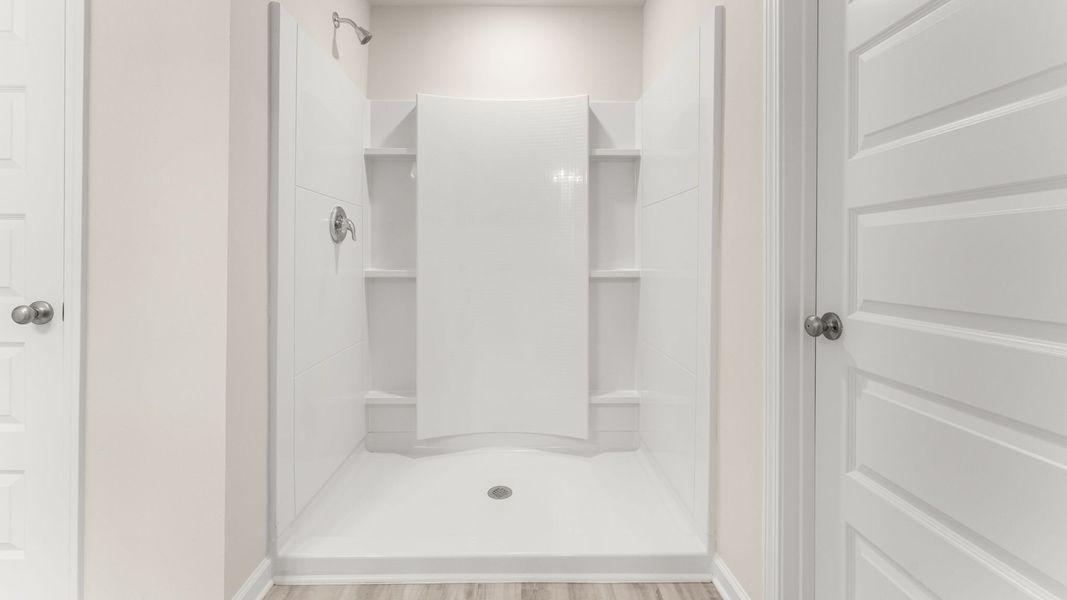 Representative unfurnished interior of a home built from the Lakeside by D.R. Horton in Sunny Hills, Chipley (Image 27).