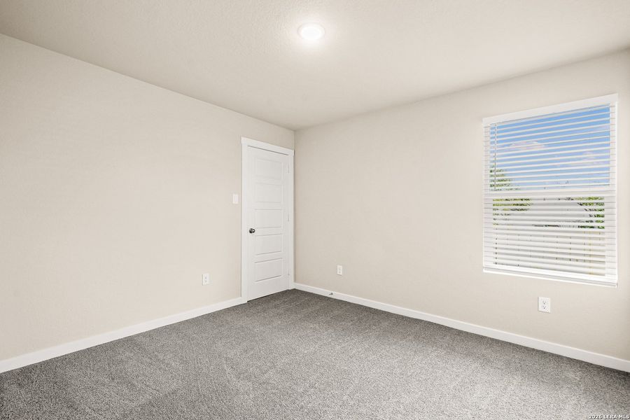 Spacious, unfurnished interior of a new home in , San Antonio (Image 11).