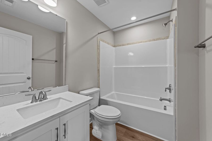 48-web-or-mls-VB4A4053