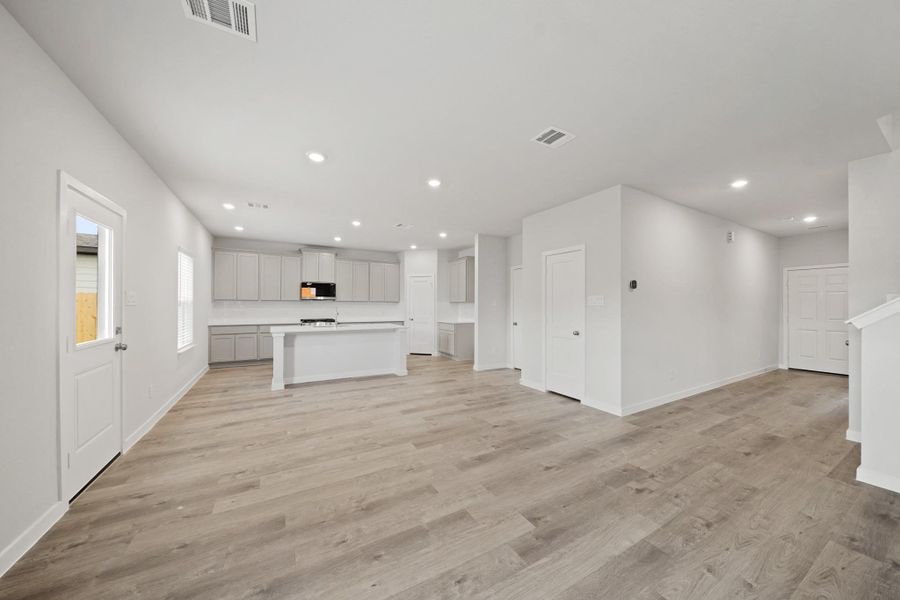 Spacious, unfurnished interior of a new home in Magnolia Springs, Montgomery (Image 14).