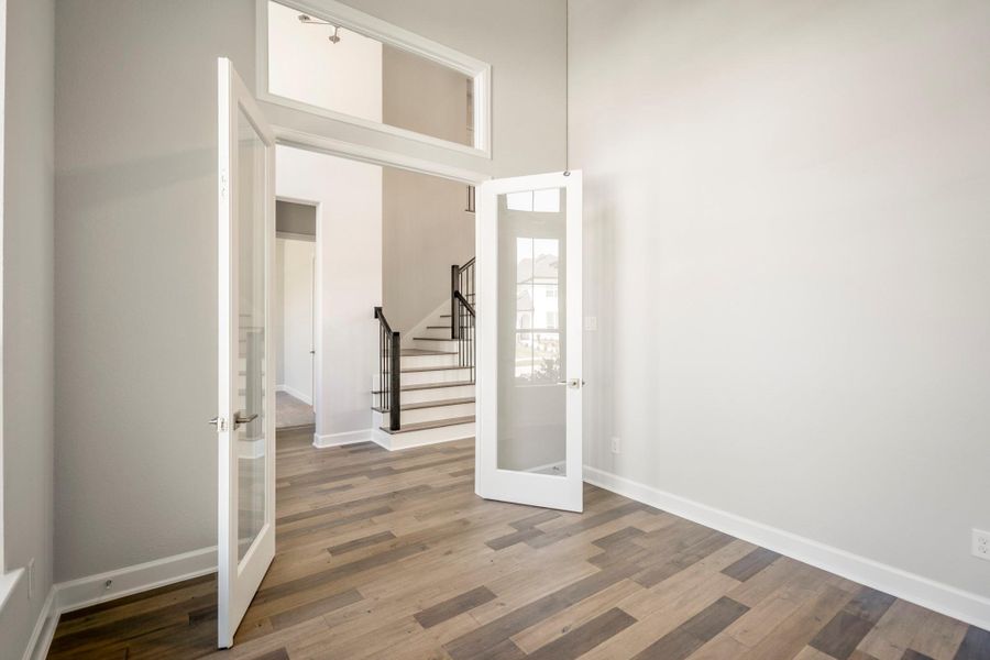 Spacious, unfurnished interior of a new home in Sienna 70' Lots, Missouri City (Image 39). Spacious, unfurnished interior of a new home in Sienna 70' Lots, Missouri City (Image 39).