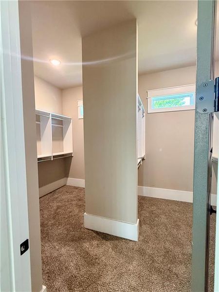 Spacious, unfurnished interior of a new home in , Flowery Branch (Image 22).