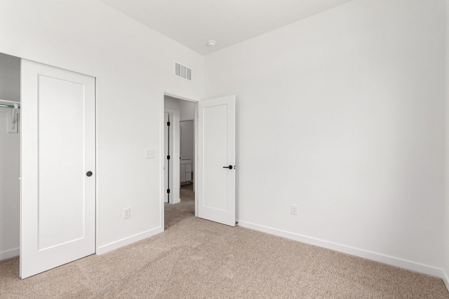 Spacious, unfurnished interior of a new home in Painted Prairie, Aurora (Image 20).
