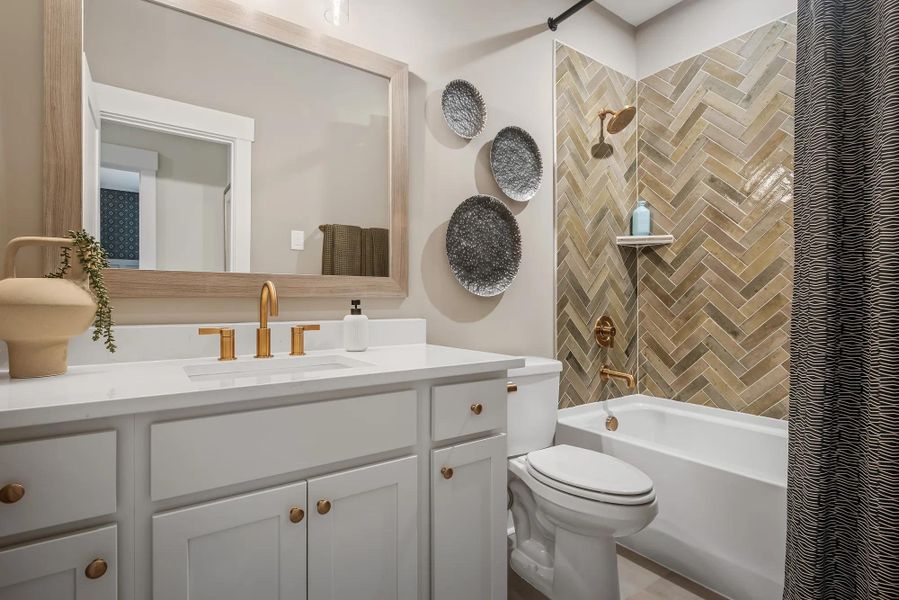 Belterra Full Bathroom