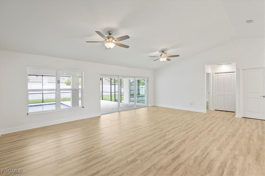 Spacious, unfurnished interior of a new home in Cape Coral, Cape Coral (Image 17).