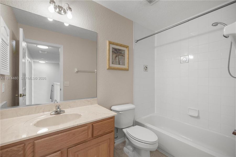 Furnished interior view inside a new home in , Ocala (Image 5).