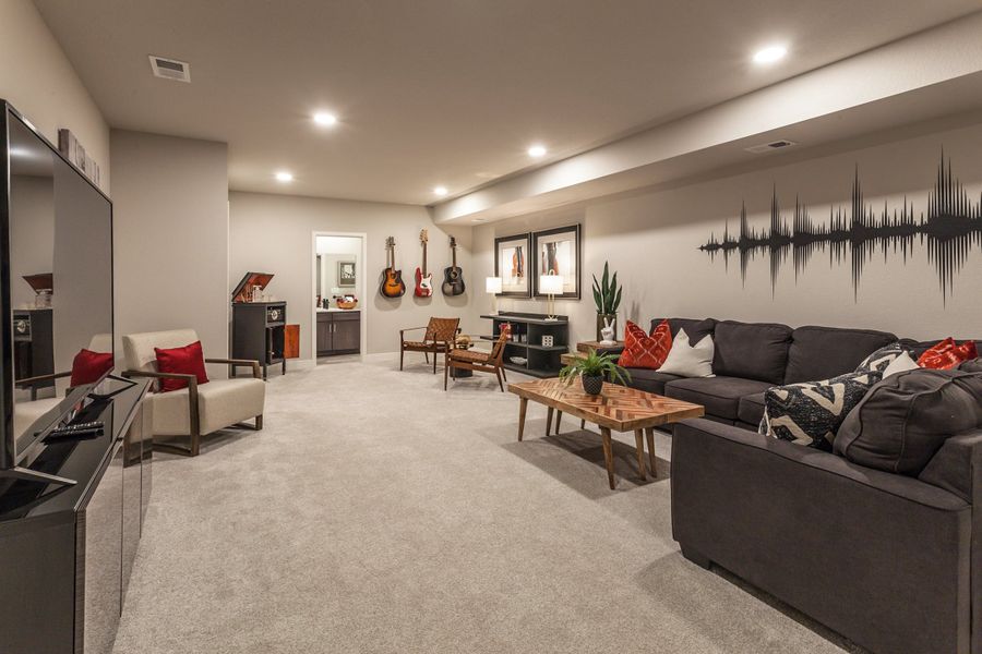 Representative furnished interior of a home built from the Galileo by Hartford Homes in Trailside, Timnath (Image 45).