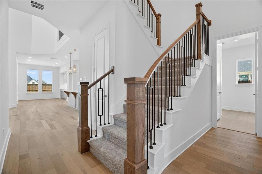Spacious, unfurnished interior of a new home in Tavolo Park, Fort Worth (Image 22).