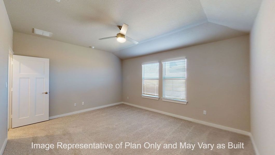 Representative unfurnished interior of a home built from the Harris by D.R. Horton in Yowell Ranch, Killeen (Image 26).
