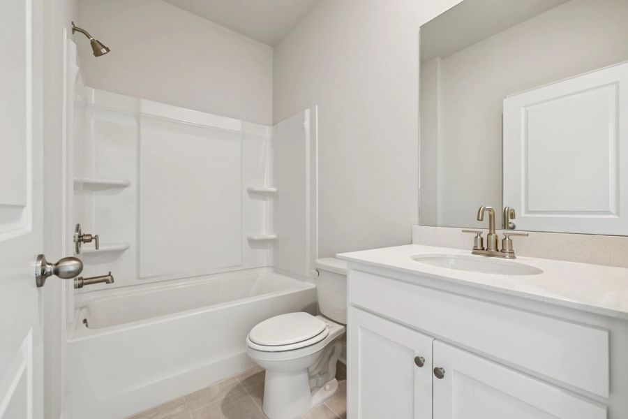 Furnished interior view inside a new home in Cades Bluff, Lebanon (Image 9).