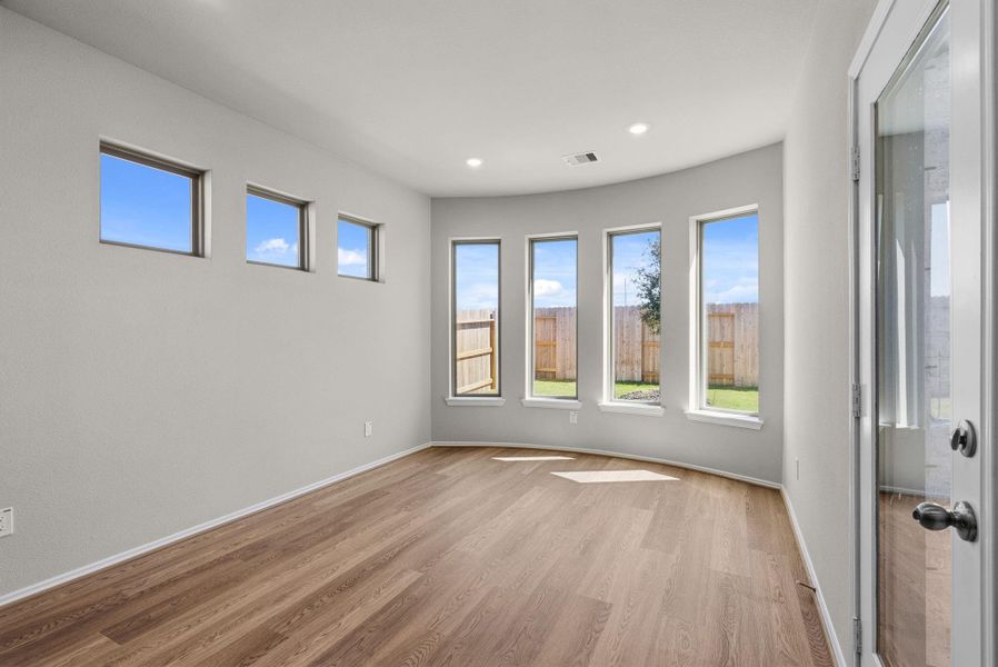 Spacious, unfurnished interior of a new home in Valencia, Manvel (Image 22). Spacious, unfurnished interior of a new home in Valencia, Manvel (Image 22).