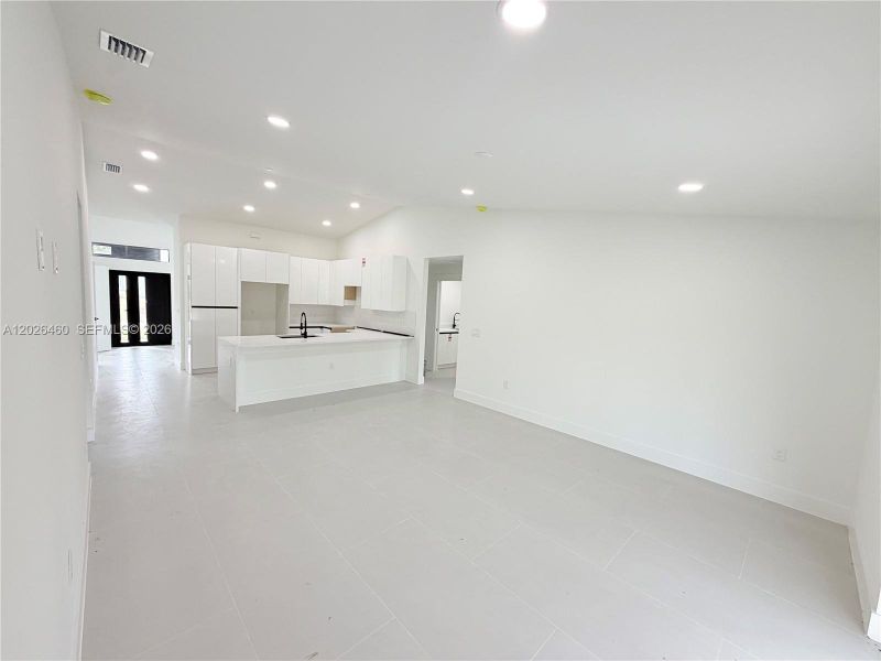 Spacious, unfurnished interior of a new home in , Lehigh Acres (Image 42).