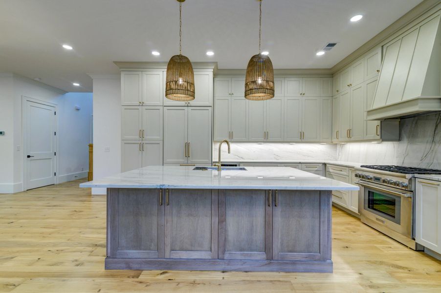 Furnished interior view inside a new home in , Seabrook Island (Image 10).
