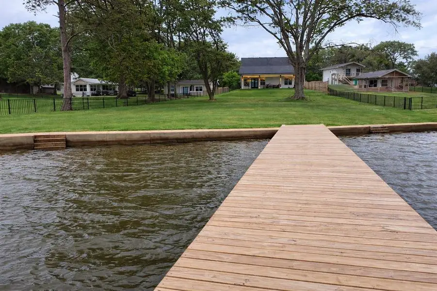 Natural landscape and outdoor views near  in Flint (Image 34).