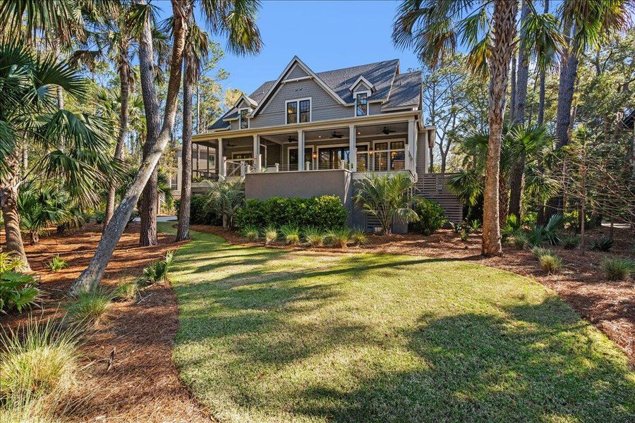 Exterior details and patio area of a home in , Kiawah Island (Image 4).