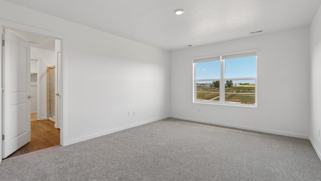 Spacious, unfurnished interior of a new home in Granary, Johnstown (Image 14).