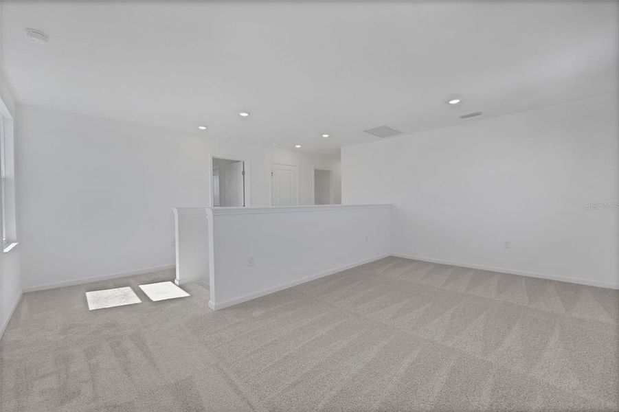 Spacious, unfurnished interior of a new home in Willowbrook North, Winter Haven (Image 24).