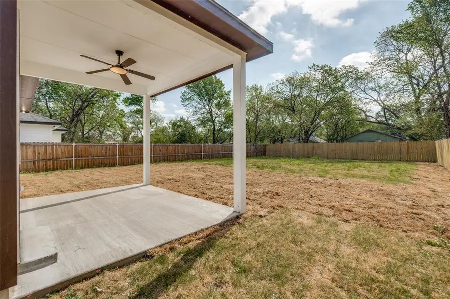 Exterior details and patio area of a home in , Dallas (Image 3).
