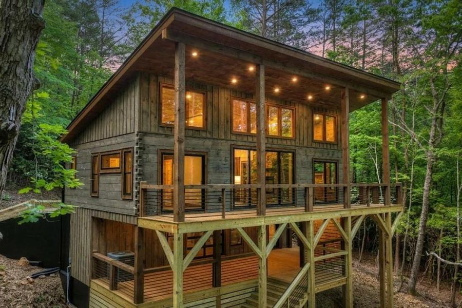 Exterior details and patio area of a home in , Blue Ridge (Image 24).