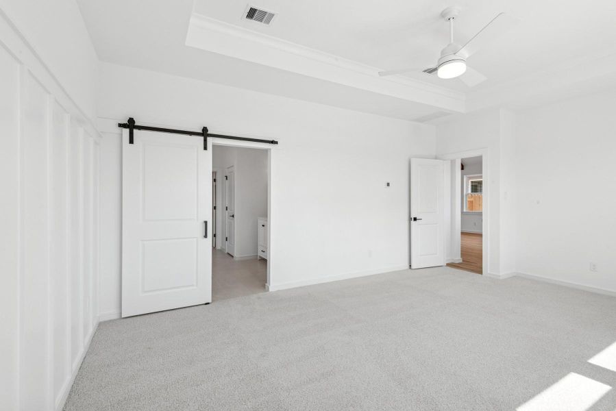 Relaxing primary suite