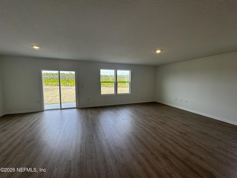 Spacious, unfurnished interior of a new home in Copes Landing, Jacksonville (Image 22).