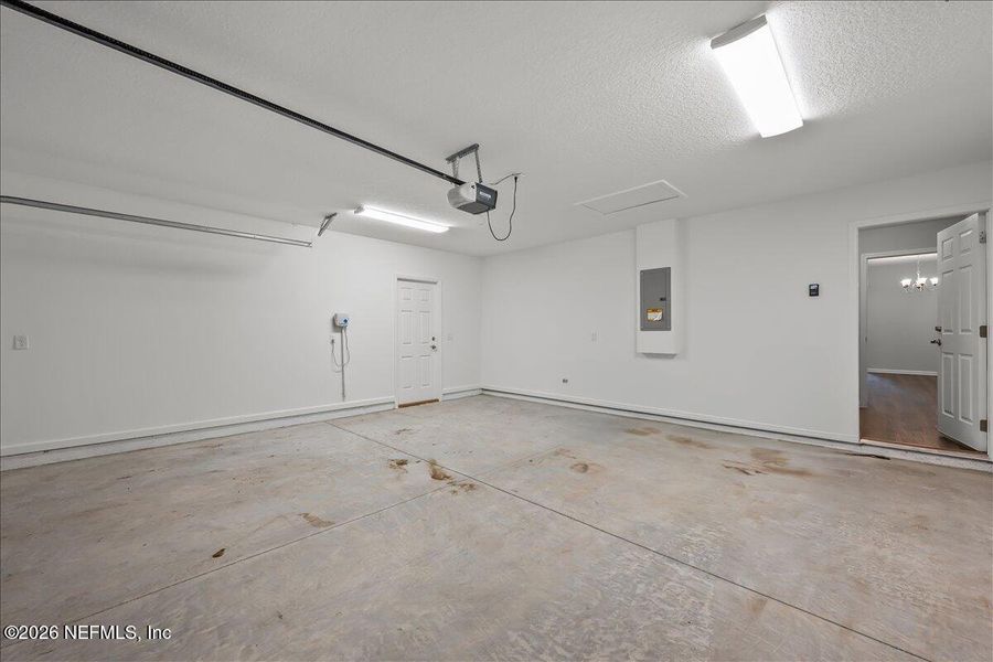 Spacious, unfurnished interior of a new home in , Palatka (Image 16). Spacious, unfurnished interior of a new home in , Palatka (Image 16).