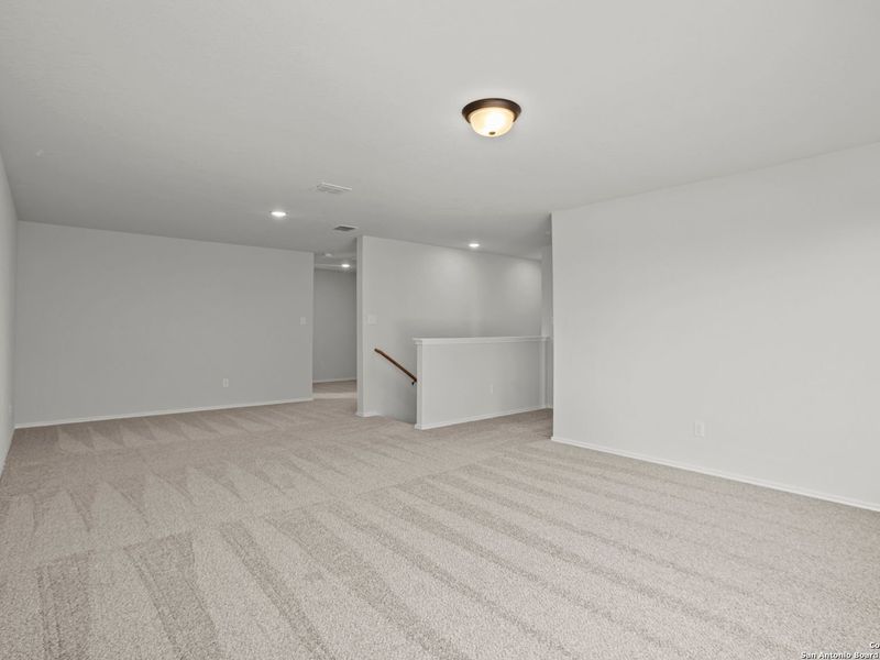 Spacious, unfurnished interior of a new home in Hannah Heights, Seguin (Image 25).