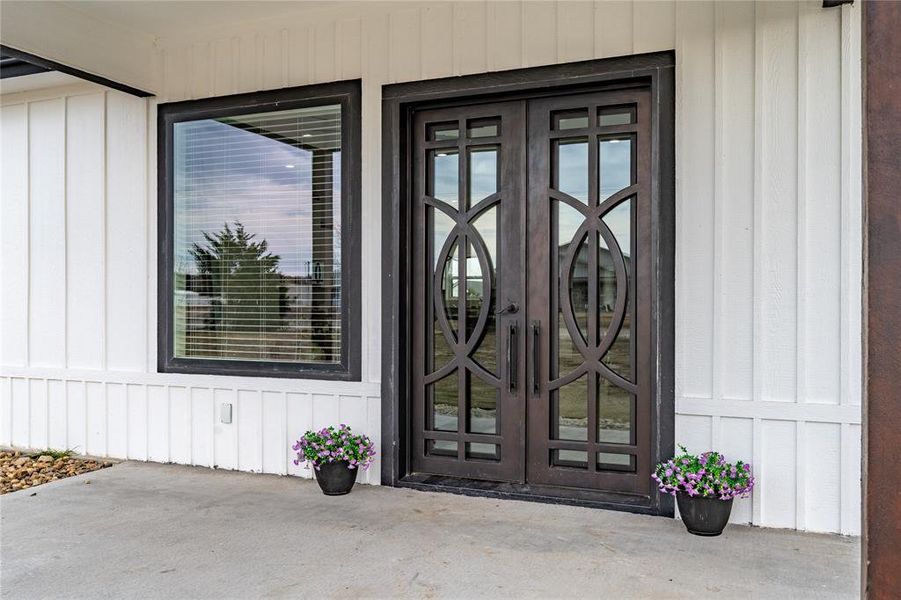 Exterior details and patio area of a home in , Sumner (Image 24).