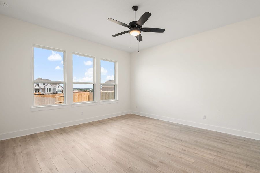 Spacious, unfurnished interior of a new home in Lariat, Liberty Hill (Image 32).