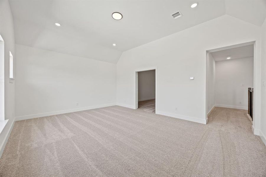 Gameroom;view to Media