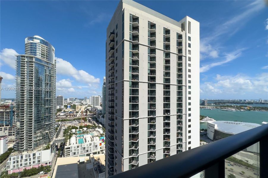 View to the North. Kaseya Center and Miami Worldcenter on sight. View to the North. Kaseya Center and Miami Worldcenter on sight.