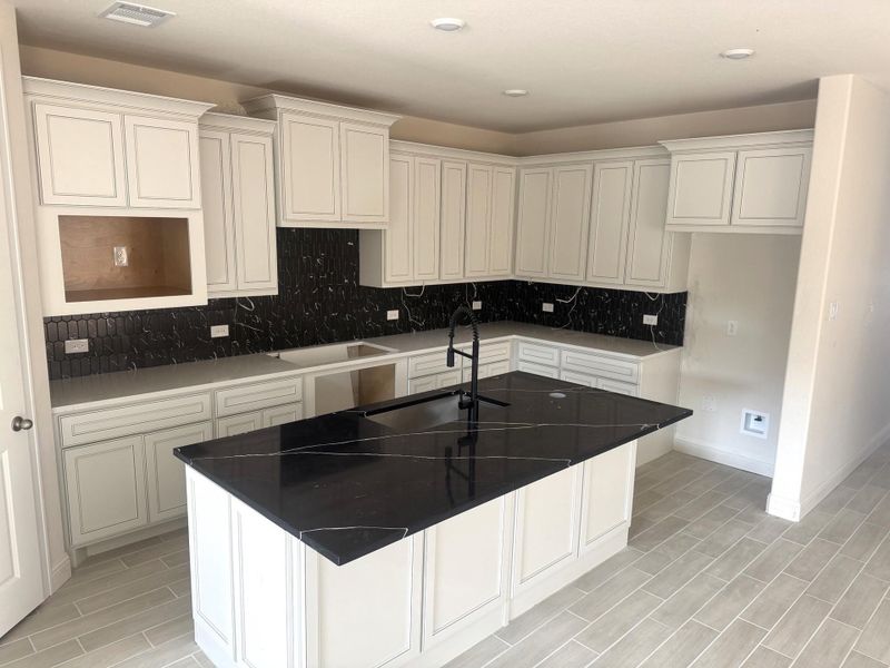 Image 6 of a home in Woodhavyn 40'.