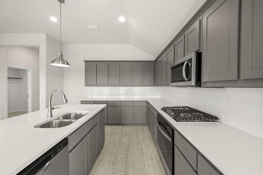 725 Scarlet Sage- Kitchen-3 725 Scarlet Sage- Kitchen-3