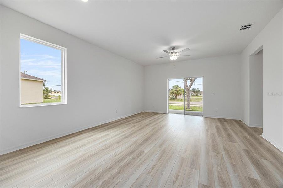 Spacious, unfurnished interior of a new home in Poinciana, Poinciana (Image 8). Spacious, unfurnished interior of a new home in Poinciana, Poinciana (Image 8).