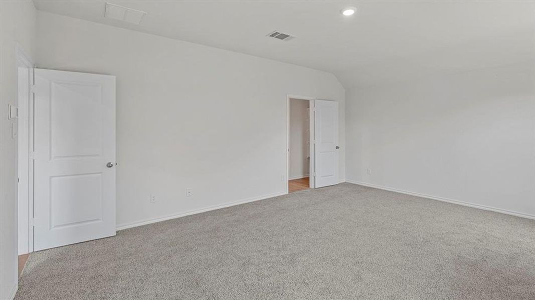 Spacious, unfurnished interior of a new home in Crane Crossing, Crandall (Image 13).