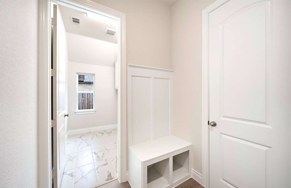 Representative furnished interior of a home built from the 2349 by Ravenna Homes in The Highlands 55′, Porter (Image 14). Representative furnished interior of a home built from the 2349 by Ravenna Homes in The Highlands 55′, Porter (Image 14).