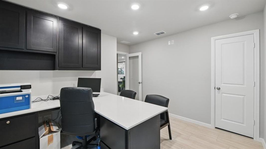 Furnished interior view inside a new home in The Hills at Reunion, Newark (Image 32).