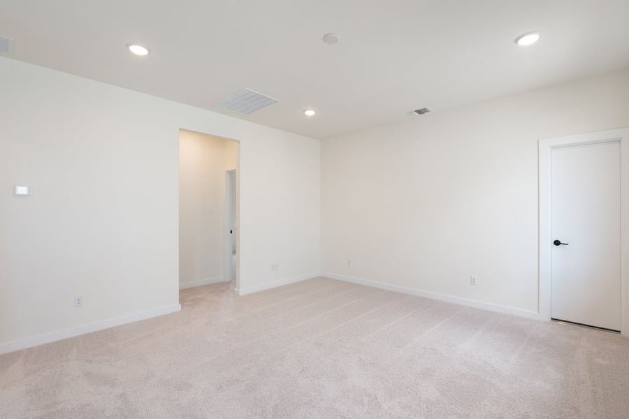 Spacious, unfurnished interior of a new home in Terrace Collection at Heritage, Dripping Springs (Image 43).