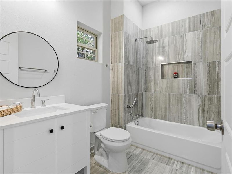 Furnished interior view inside a new home in , Dallas (Image 15). Furnished interior view inside a new home in , Dallas (Image 15).