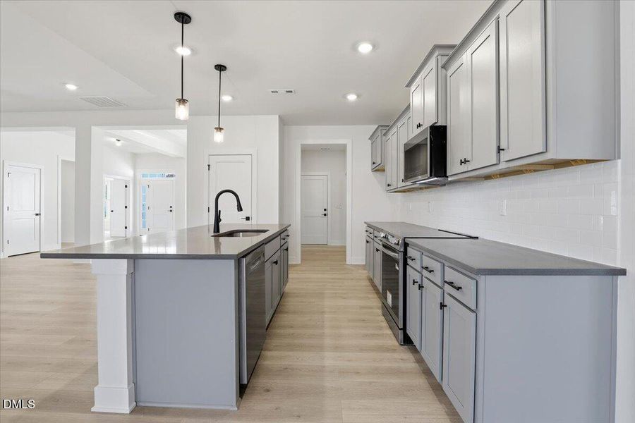 14-106 Manchester Ct-14 14-106 Manchester Ct-14