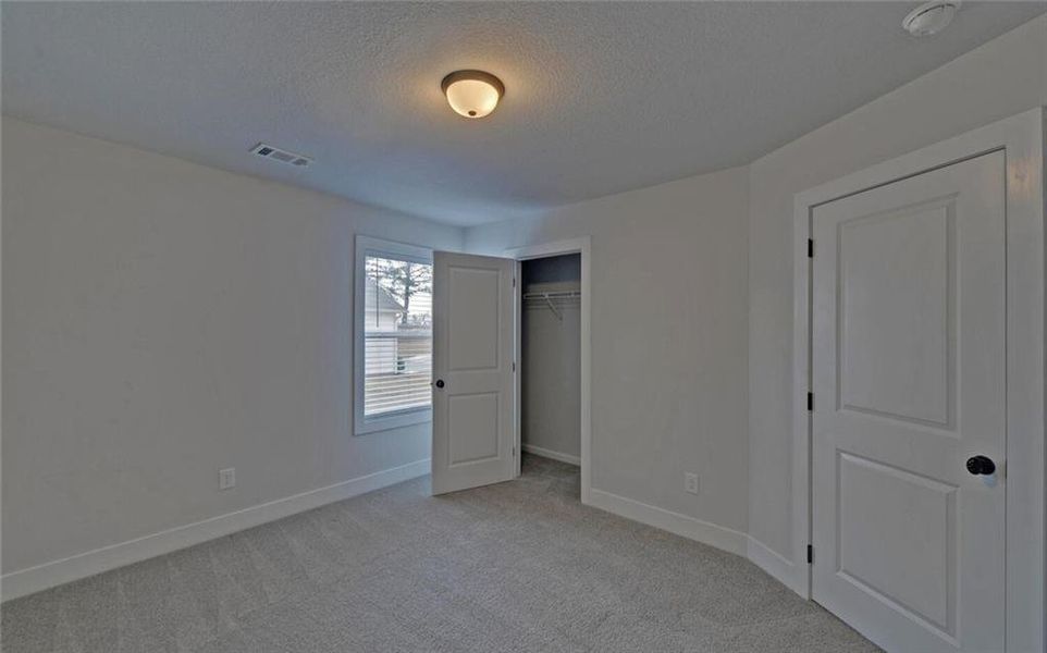 Spacious, unfurnished interior of a new home in , Hartwell (Image 27).