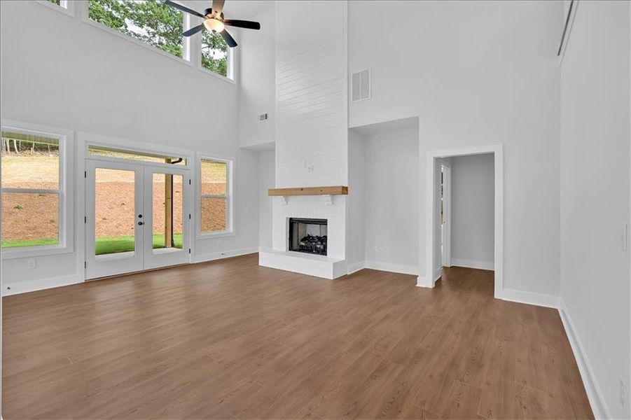 Spacious, unfurnished interior of a new home in , Rome (Image 36).
