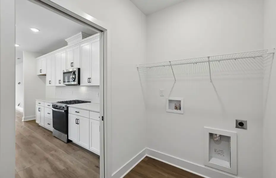 Furnished interior view inside a new home in Del Webb Barton Village, Lebanon (Image 8).