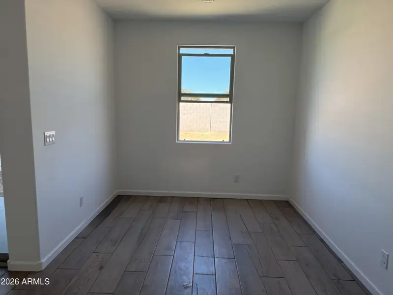 007 Dining 007 Dining