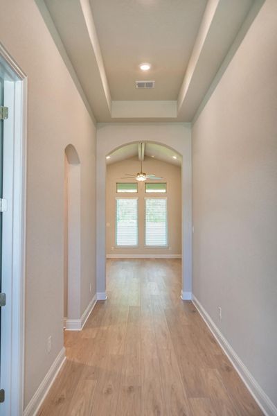 Spacious, unfurnished interior of a new home in Buffalo Crossing, Schertz (Image 12). Spacious, unfurnished interior of a new home in Buffalo Crossing, Schertz (Image 12).